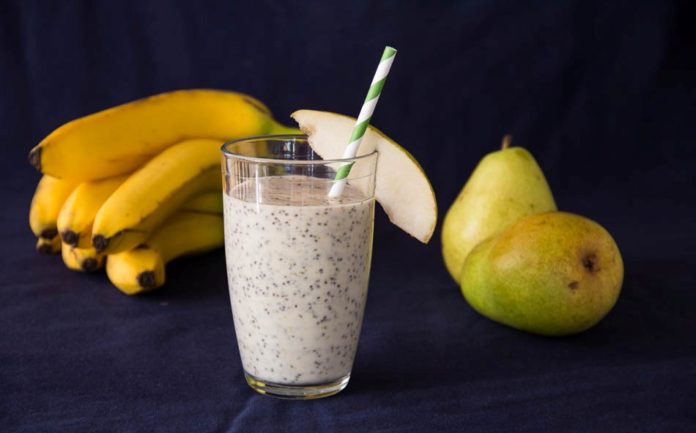 banana and pear smoothie