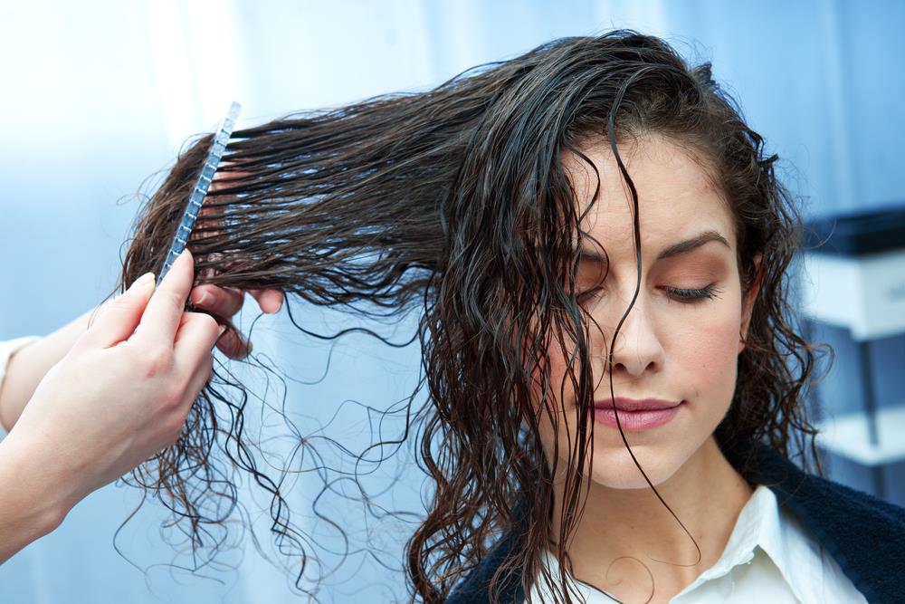 wet hair comb